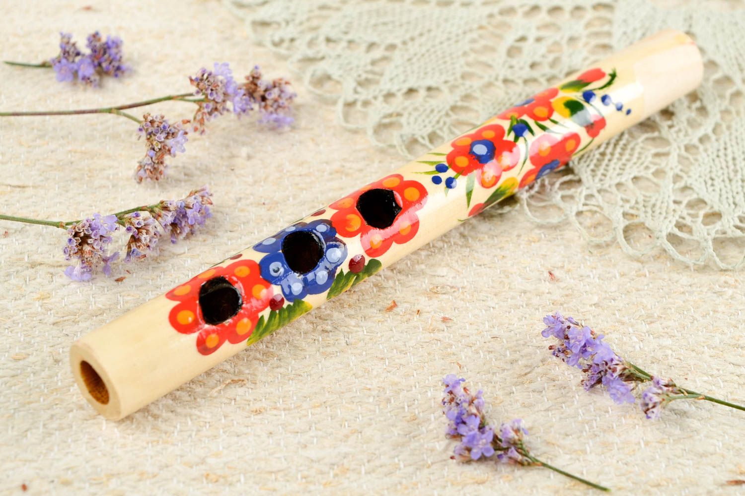 Handmade Holz Flöte mit Blumen Wohn Accessoire Blasinstrument aus Holz bemalt  foto 1