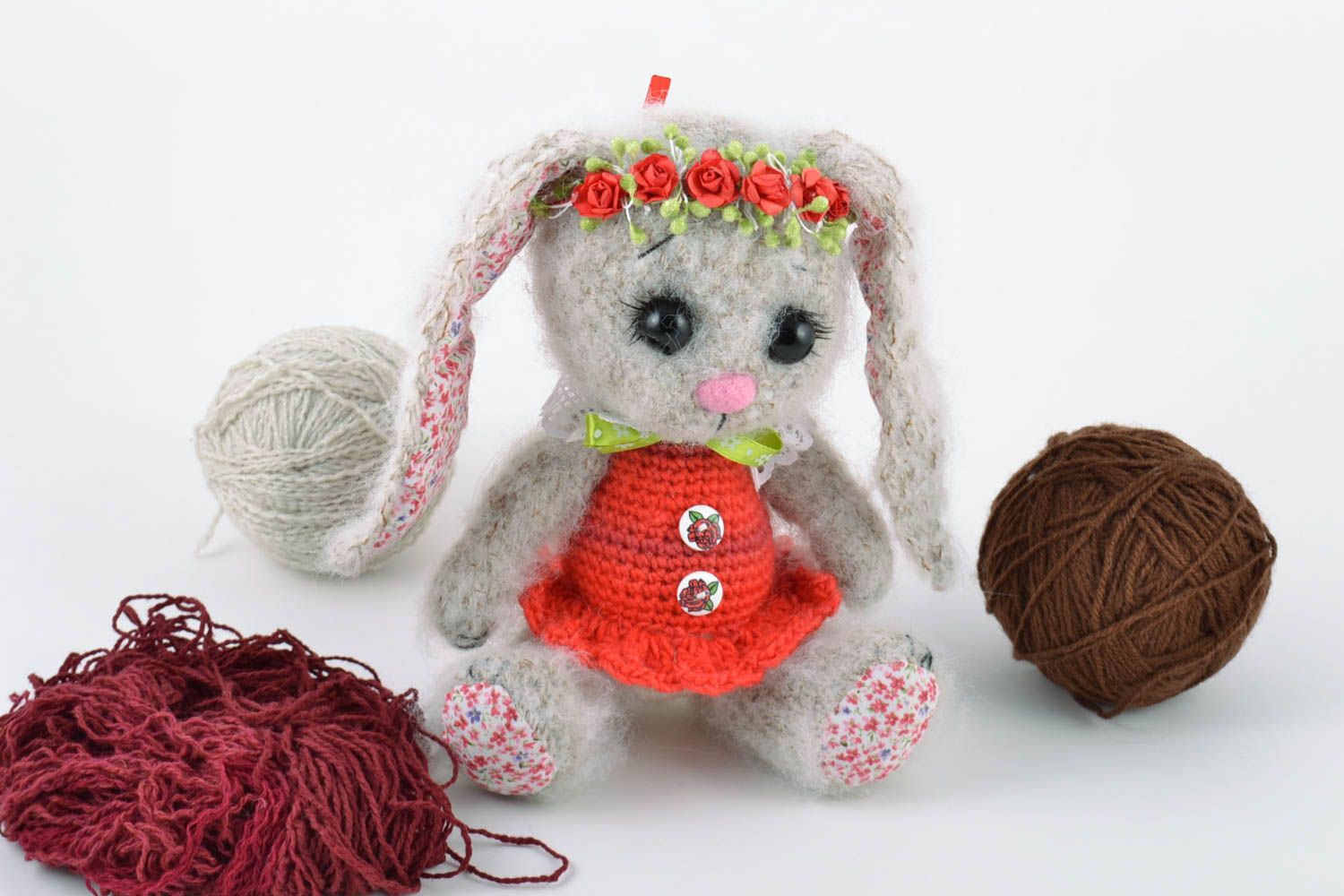 Petit jouet décoratif tricoté en laine fait main original pour enfant Lapin photo 1