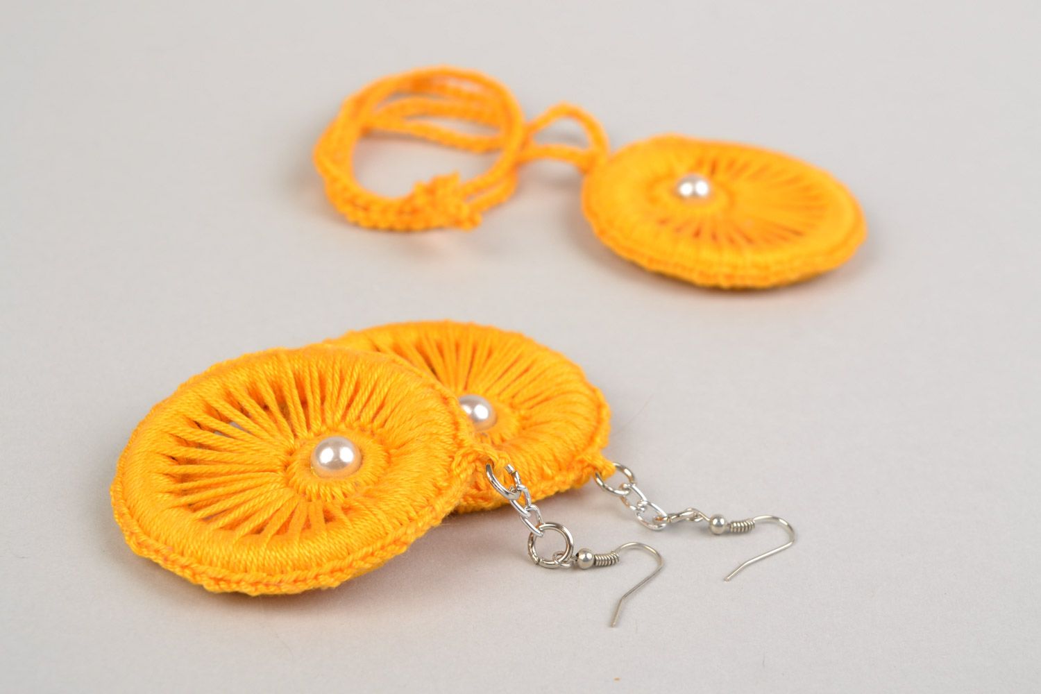 Set of handmade thread woven jewelry bright yellow earrings and pendant 2 items photo 3