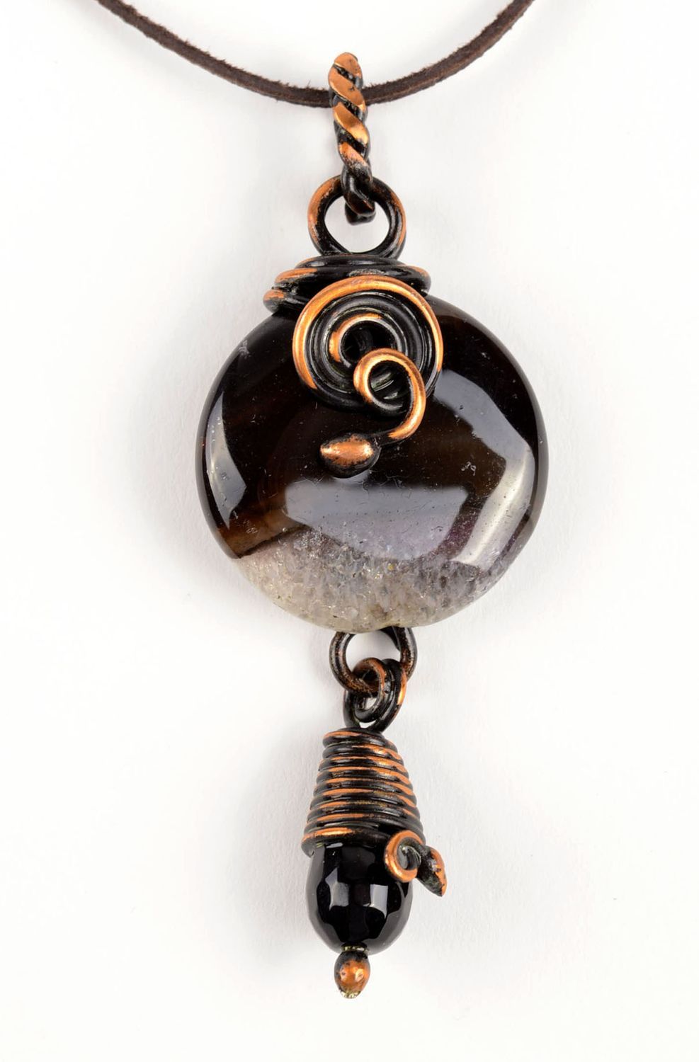 Pendentif design Bijou fait main en cuivre sur cordon de cuir Cadeau femme photo 2