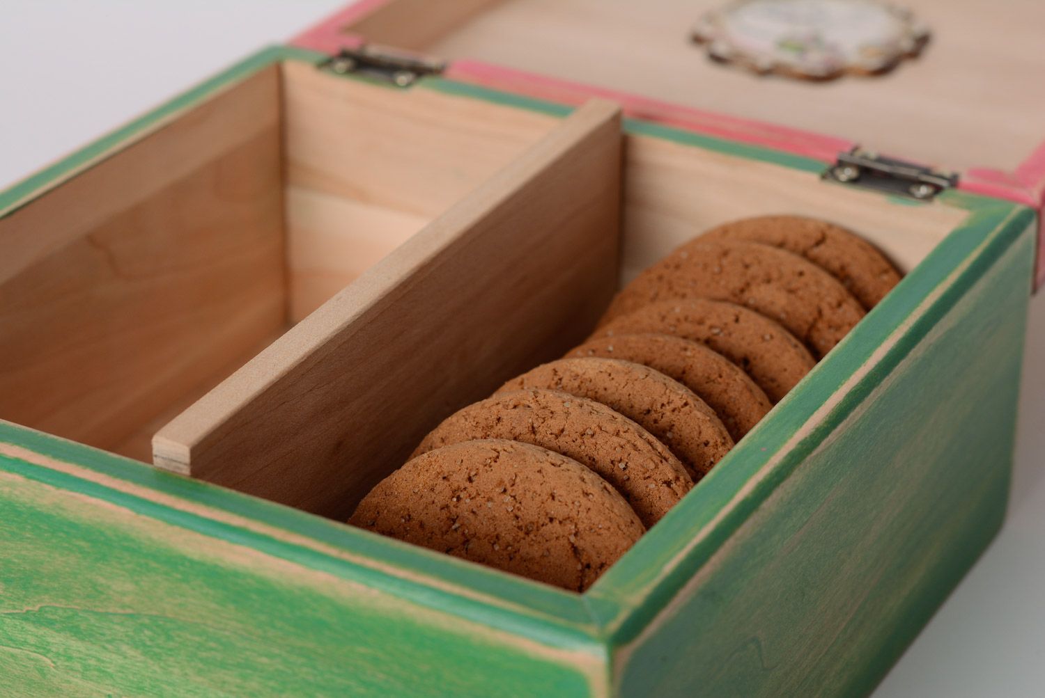 Хранение cookies. Коробка печенья. Коробочки для печенья. Печенье в коробке. Печенье в ящиках.