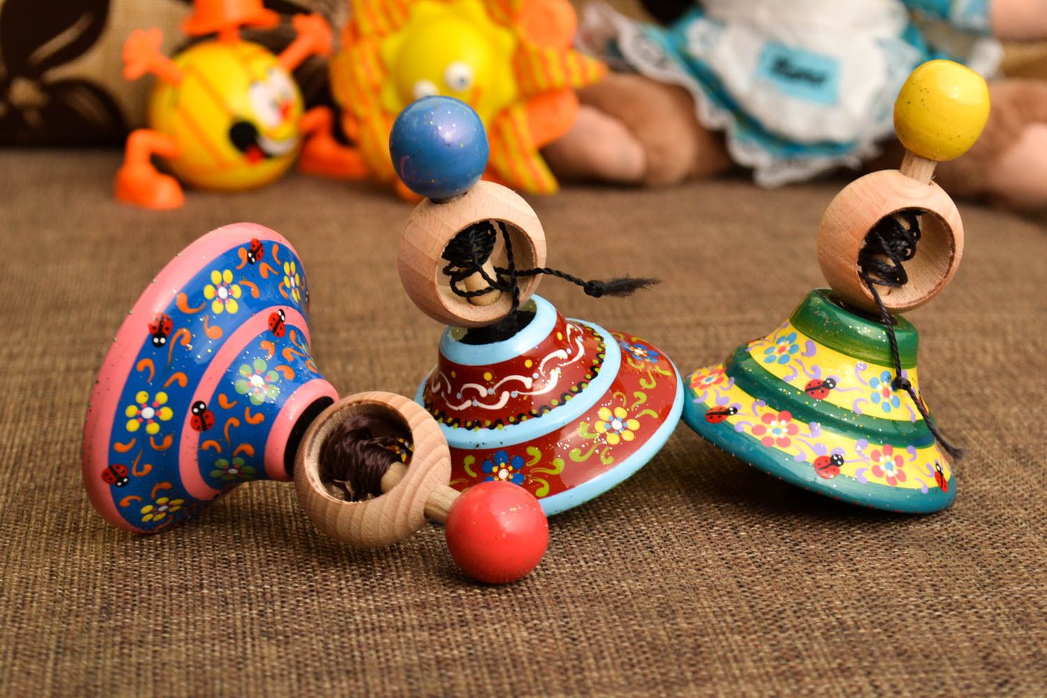 Peonzas de madera hechas a mano regalo personalizado  juguetes para niños foto 1