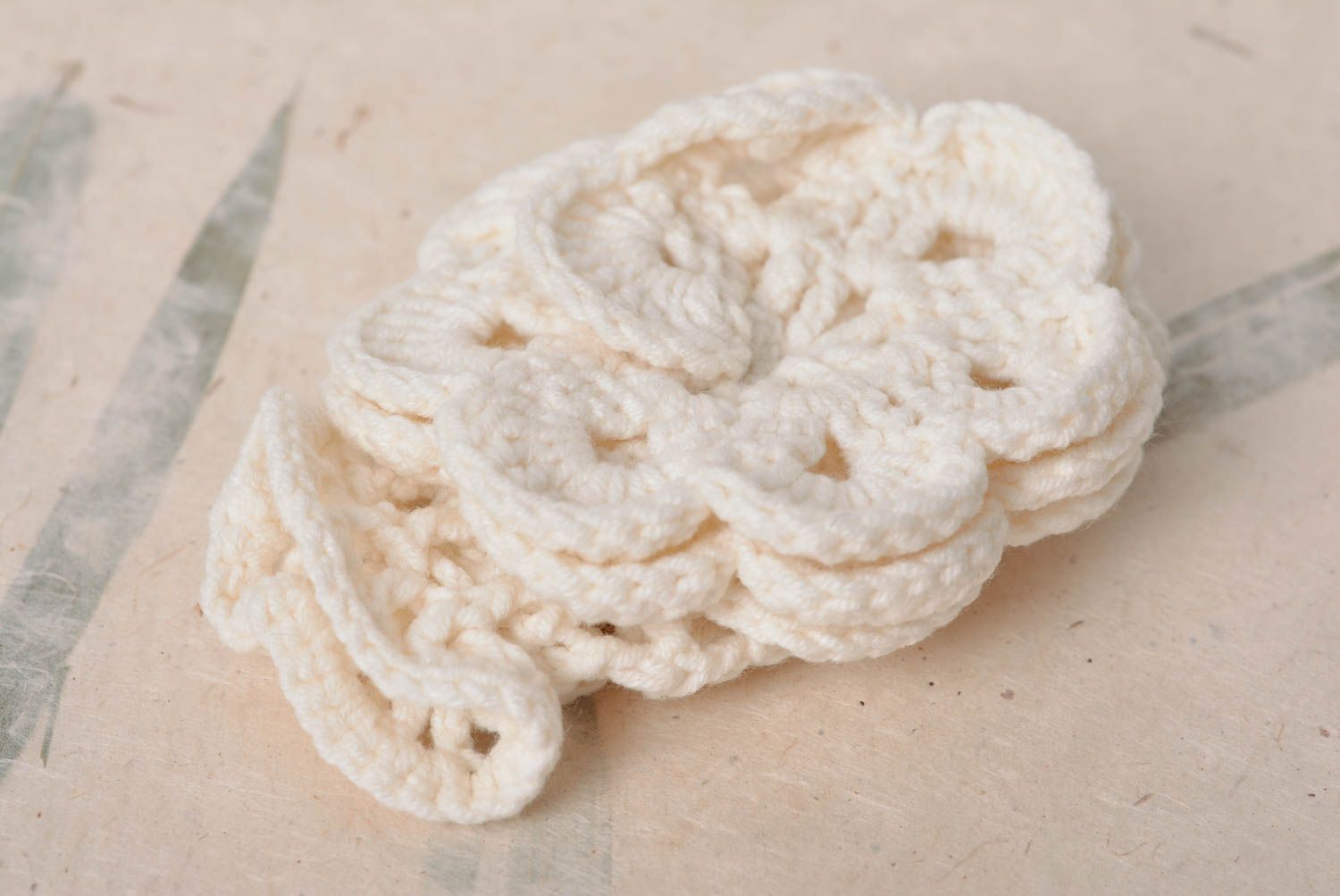 Esponja tejida a ganchillo de algodón natural hecha a mano con forma de flor   foto 1