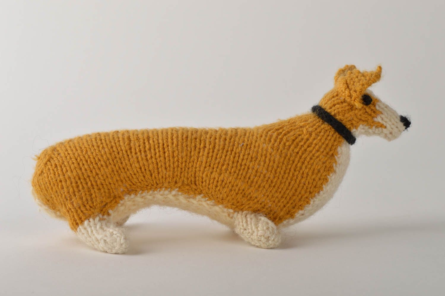 Peluche chien Welsh Corgi Jouet fait main tricoté en laine Cadeau pour enfant photo 2