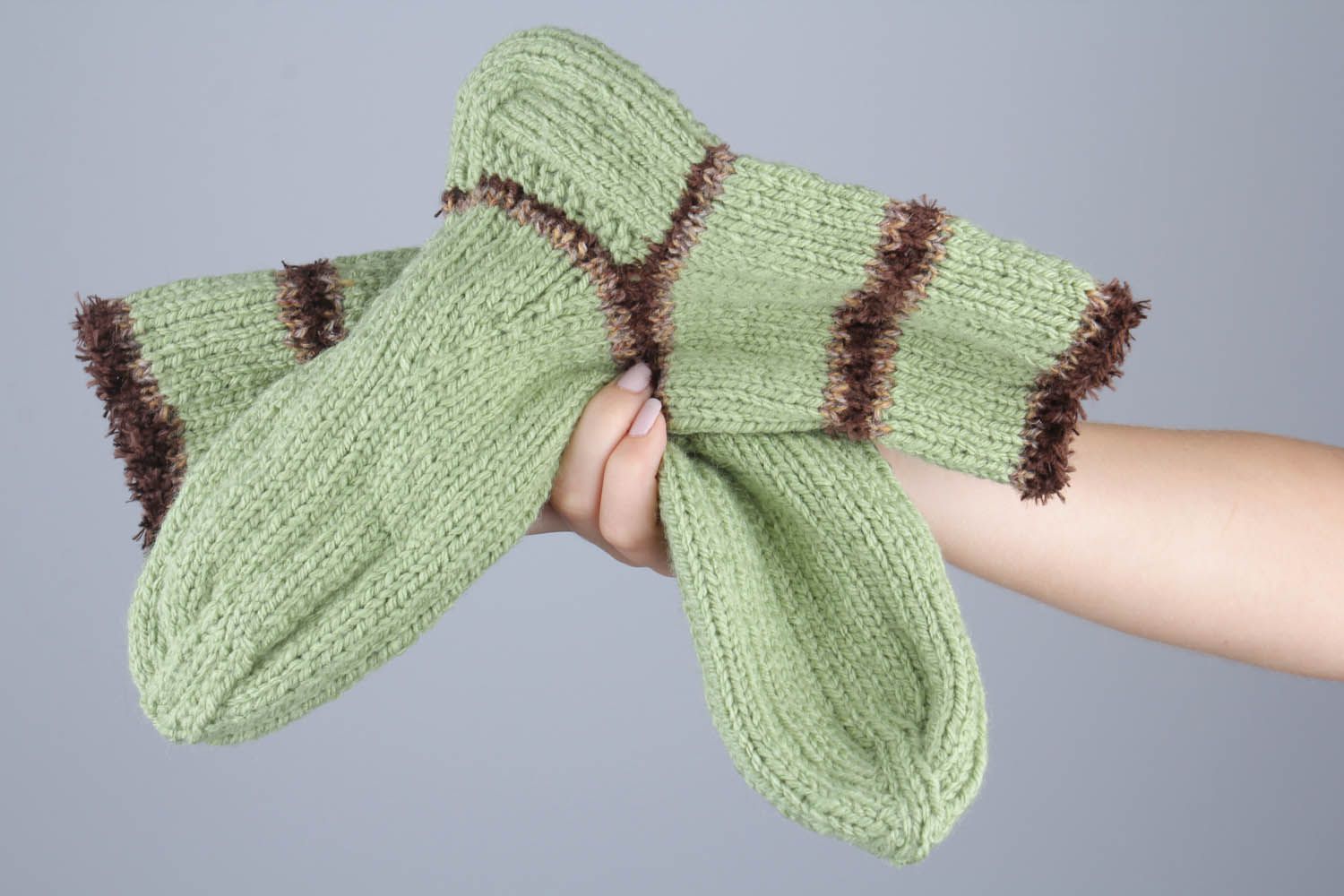 Chaussettes tricotées en mi-laine vert et marron  photo 5
