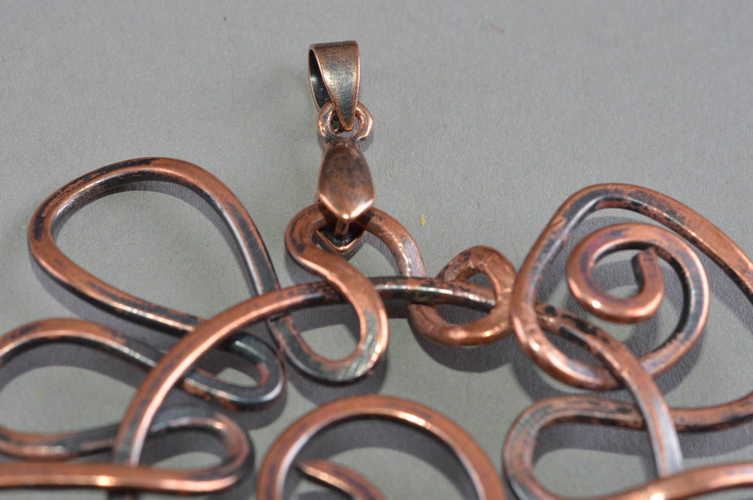 Colgante hecho a mano de cobre regalo para mujer bisutería artesanal Remolino foto 5