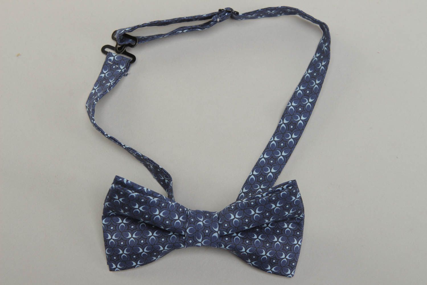 Blue handmade fabric bow tie photo 1
