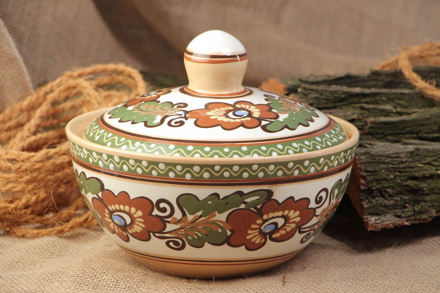 Handmade ceramic tureen with lid painted with glaze photo 1