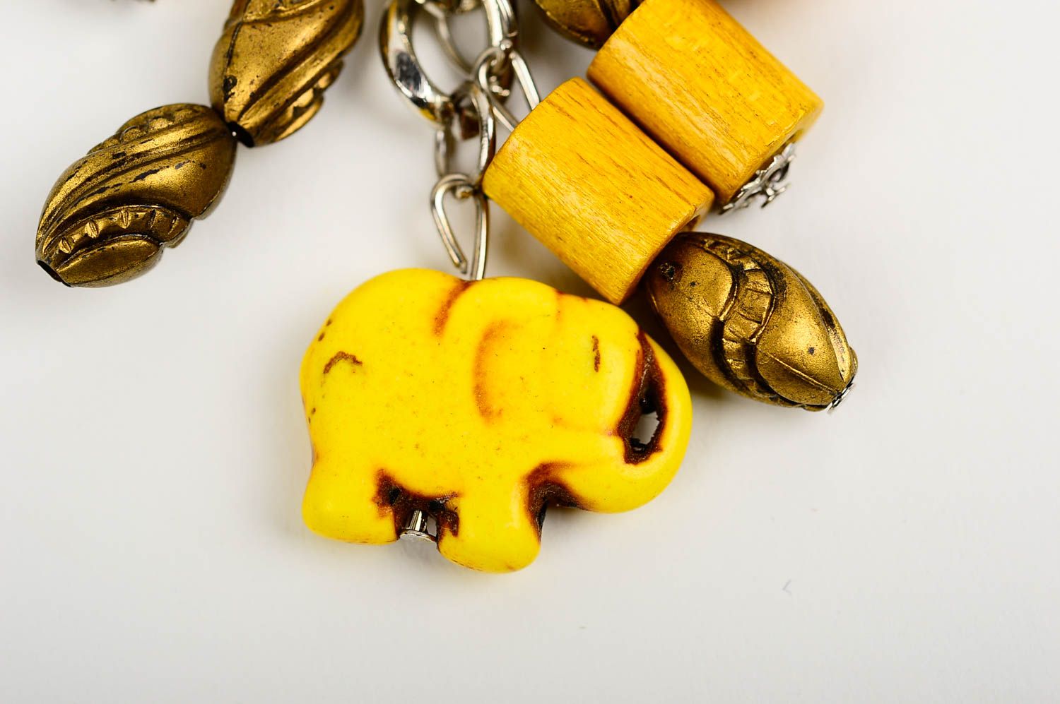 Porte-clés jaune Accessoire design fait main pierres naturelles Cadeau original photo 3
