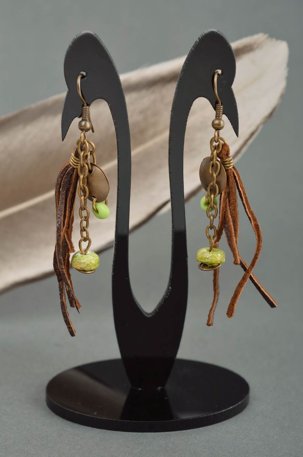 Boucles d'oreilles pendantes Bijou fait main design Accessoire femme marron vert photo 1