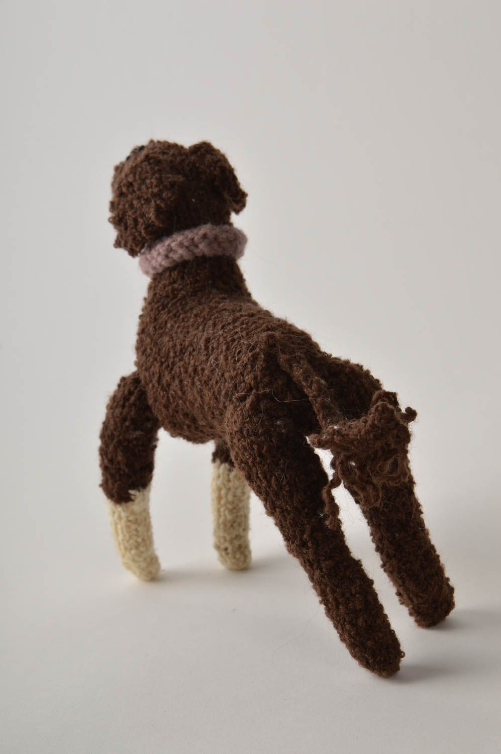 Muñeco artesanal juguete tejido con carcasa decoración de hogar perrito marrón  foto 4