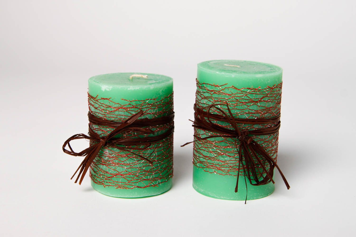Set of two green gift pillar essential oil candles for home décor 3,54 inches 0,93 lb photo 3