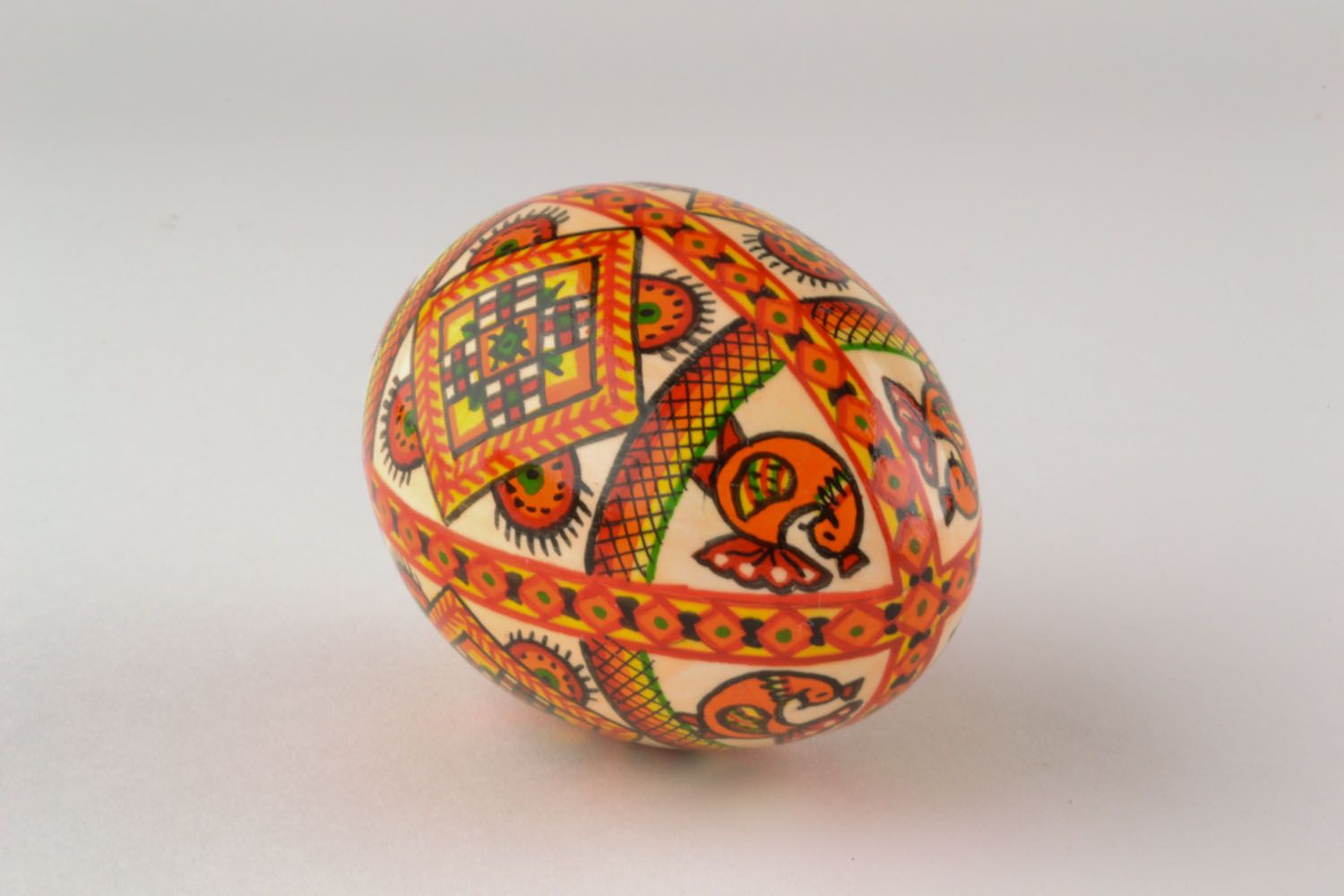 Huevo de Pascua hecho de madera foto 3
