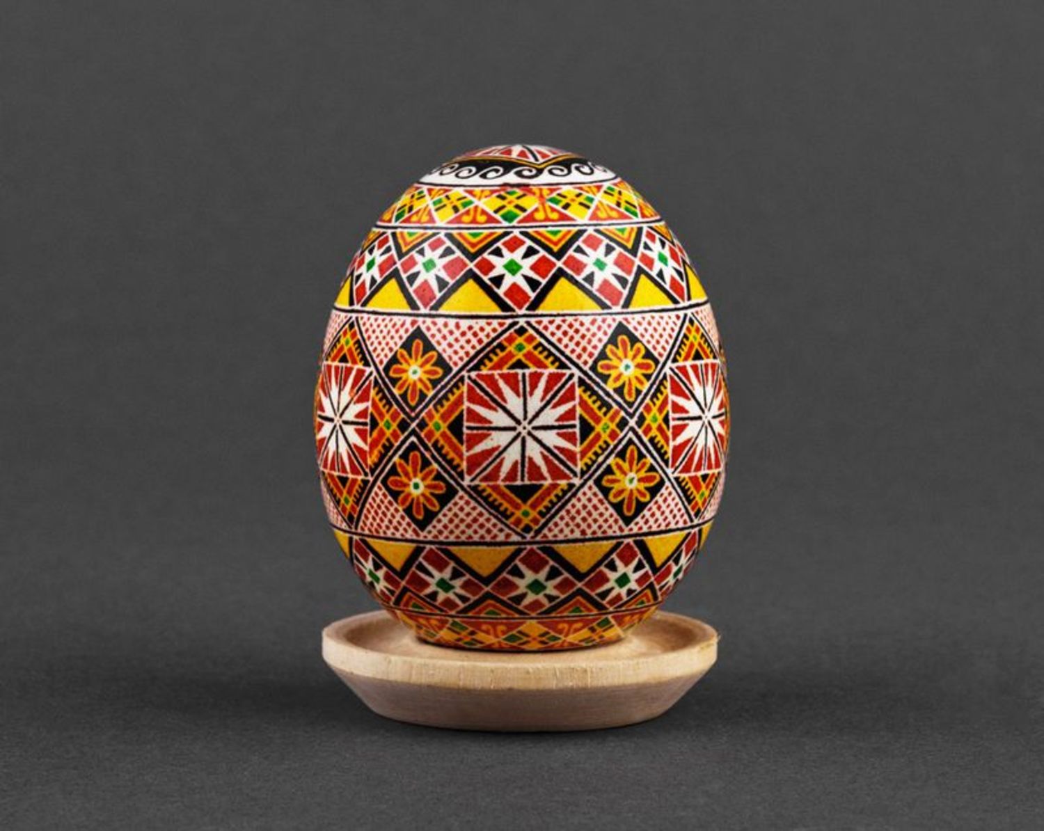 Huevo ucraniano pintado de la Pascua foto 2