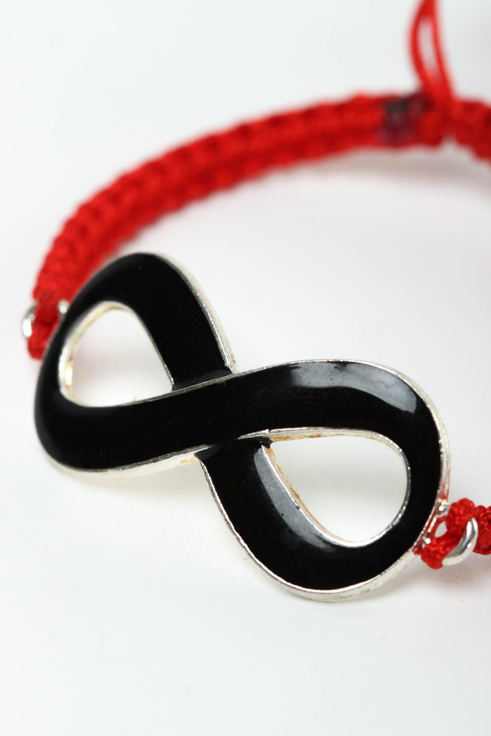 Bracelet en fils Bijou fait main infini design fin rouge Accessoire femme photo 3