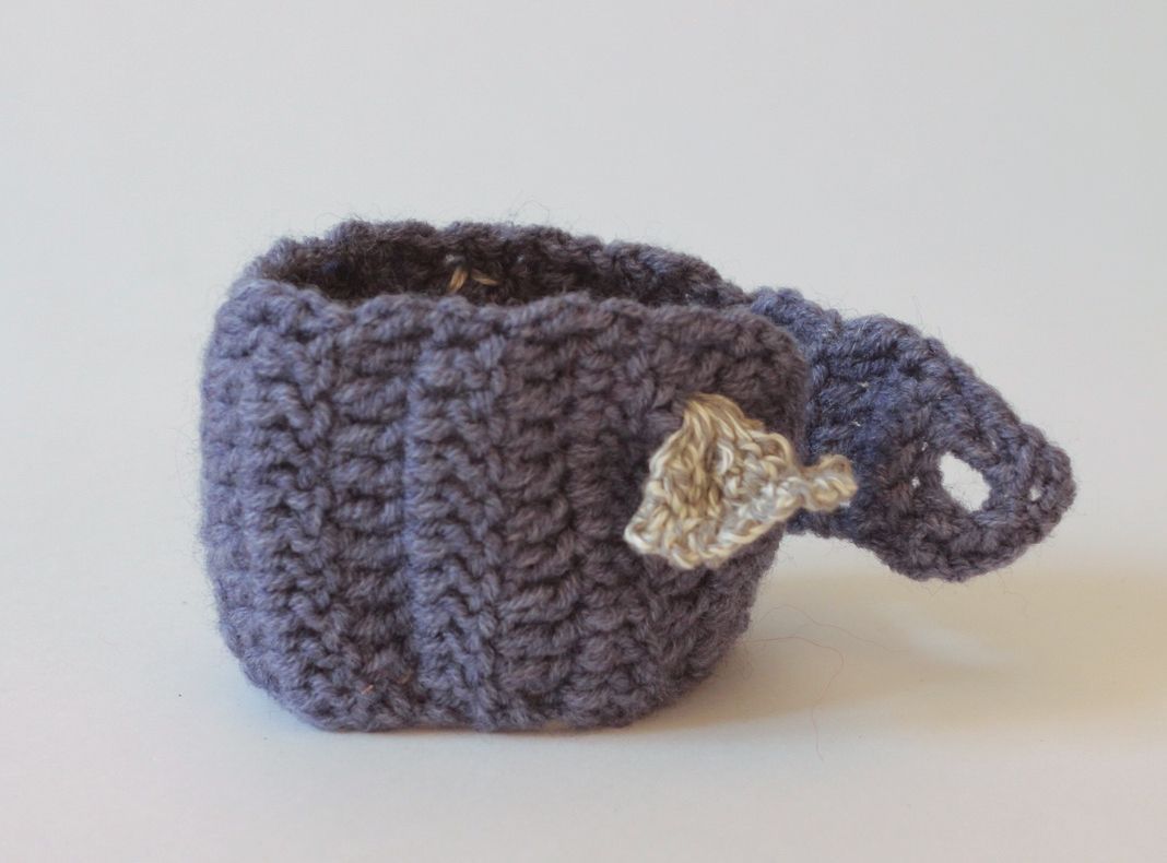 Couvre tasse bleu en laine artisanal photo 4