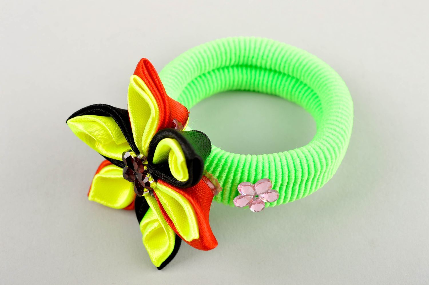Beautiful handmade flower scrunchie hair style ideas designer hair accessories photo 2