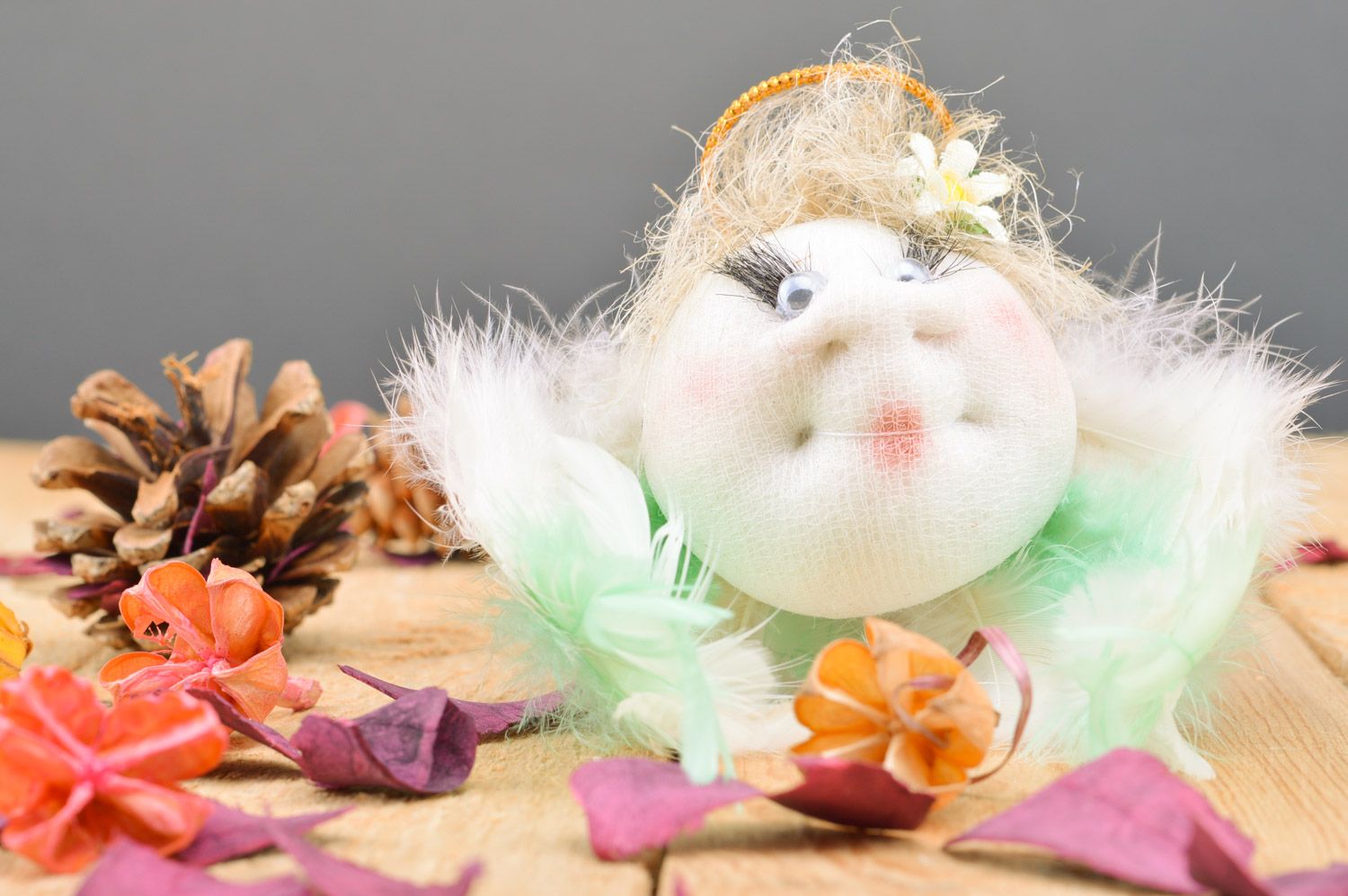 Текстильная игрушка ангел интерьерная ручной работы с натуральными перьями фото 1