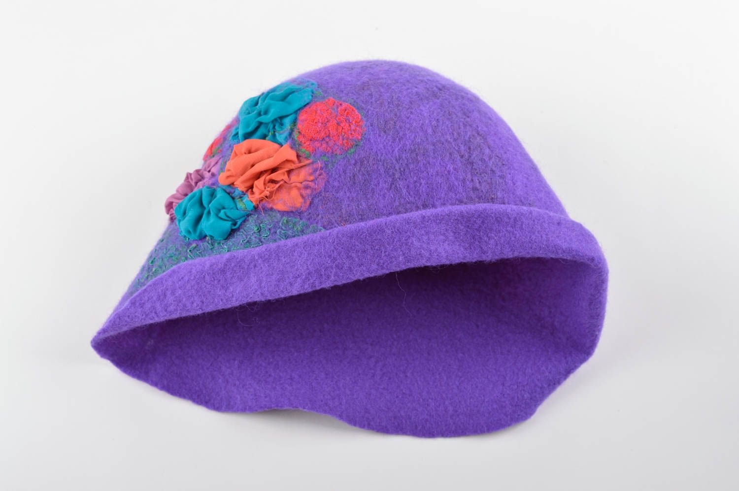 Mützen für Frauen handmade Mütze aus Wolle in Lila modisches Accessoire schön foto 5