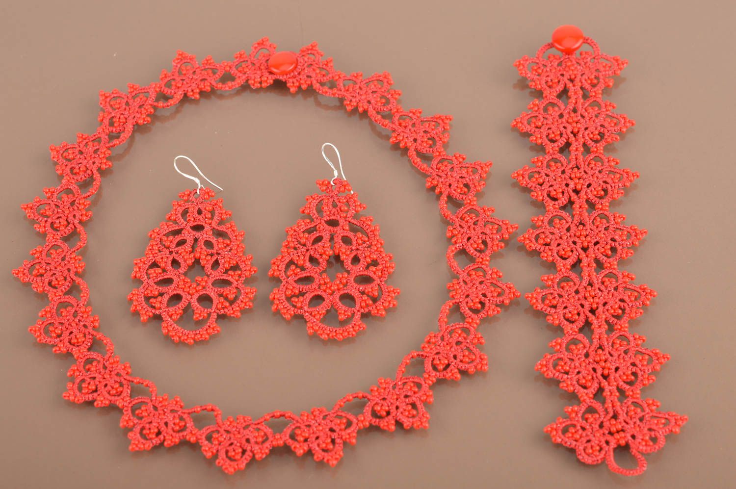 Handmade red lacy tatted jewelry set earrings bracelet and necklace 3 items photo 2