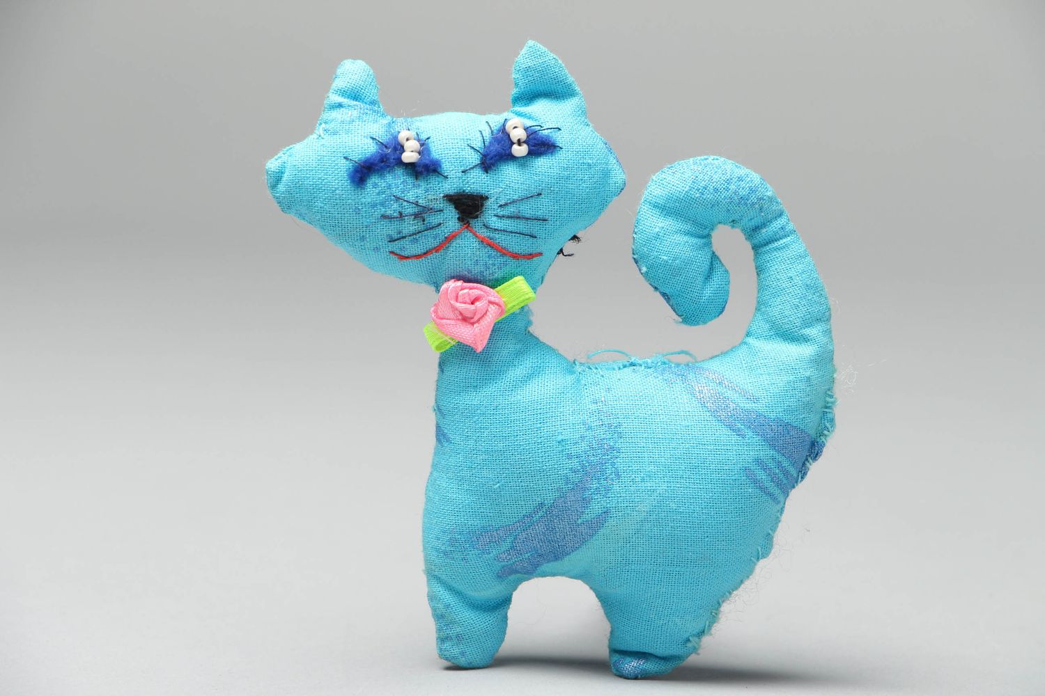 Handgemachtes Kuscheltier aus Baumwolle blaue Katze foto 1