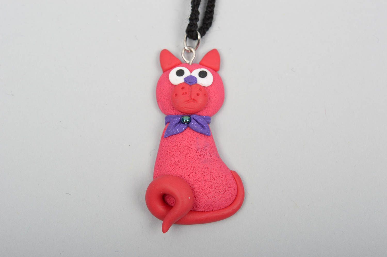 Pendentif chat rose Bijou fait main en pâte polymère sur cordon Cadeau pour ado photo 1