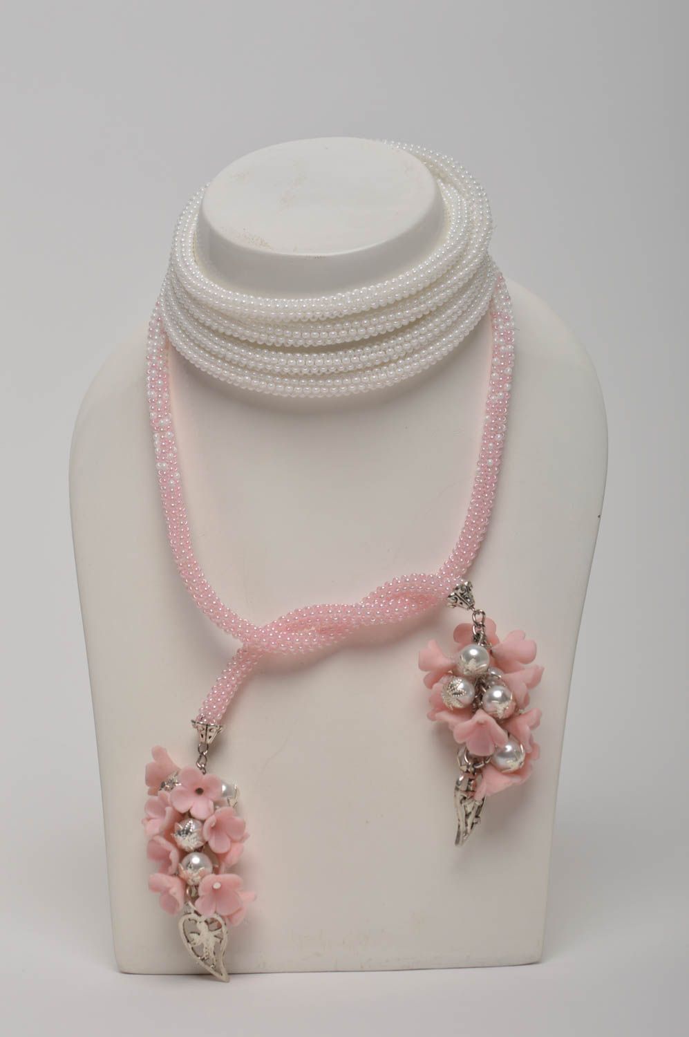 Collier lariat Bijou fait main blanc rose fleurs perles de rocaille Cadeau femme photo 2