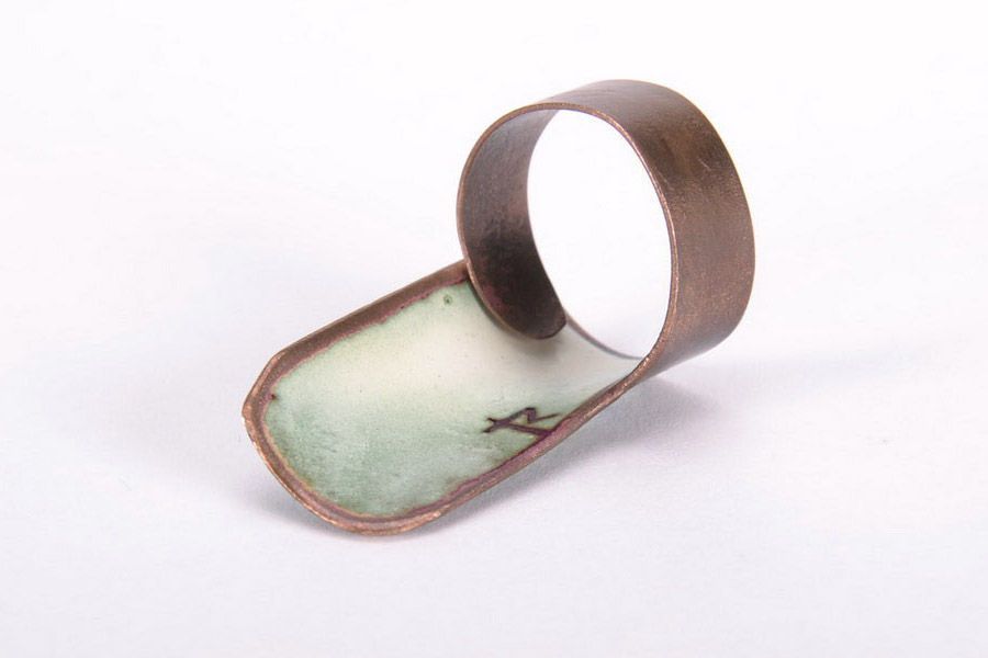 Emaillierter Ring aus Kupfer foto 4