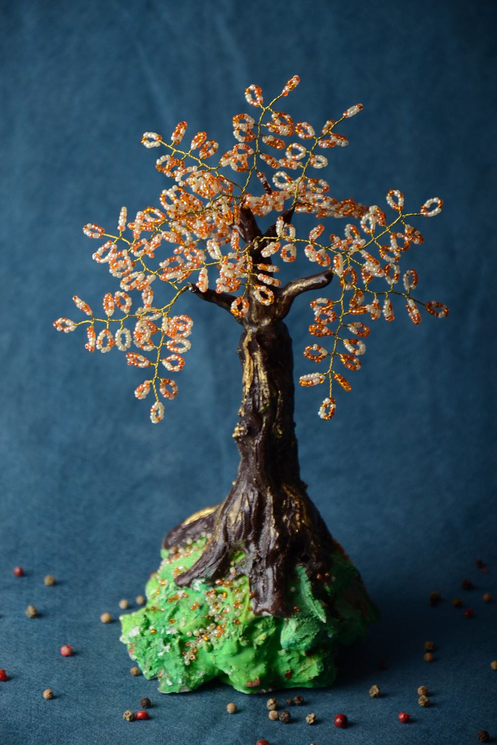 Handgemachter Glücksbaum aus Glasperlen in Terrakottabraun für Interieur Dekoration foto 1