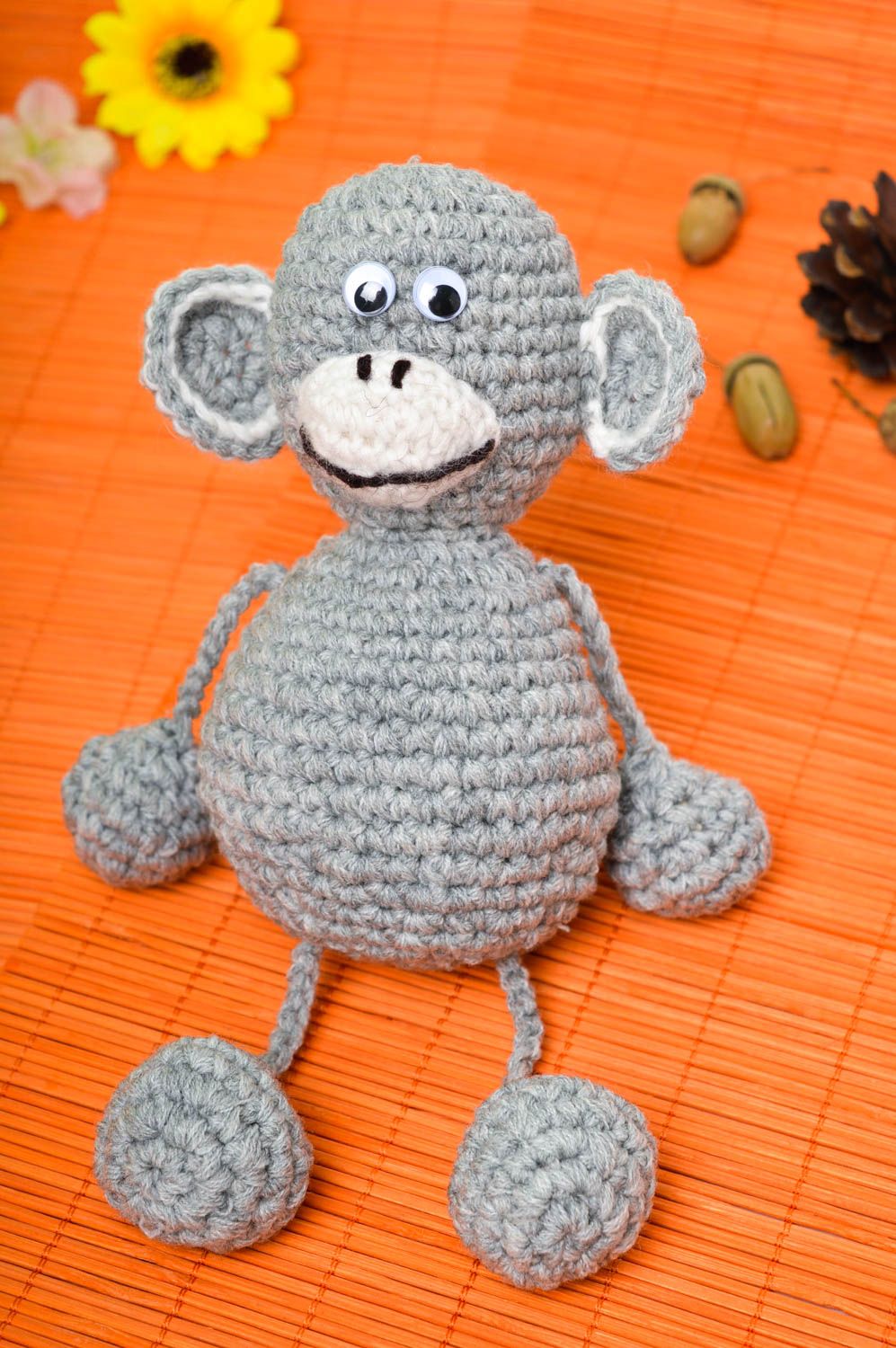 Игрушка обезьянка хенд мейд вязаная мягкая игрушка серая детская игрушка фото 1