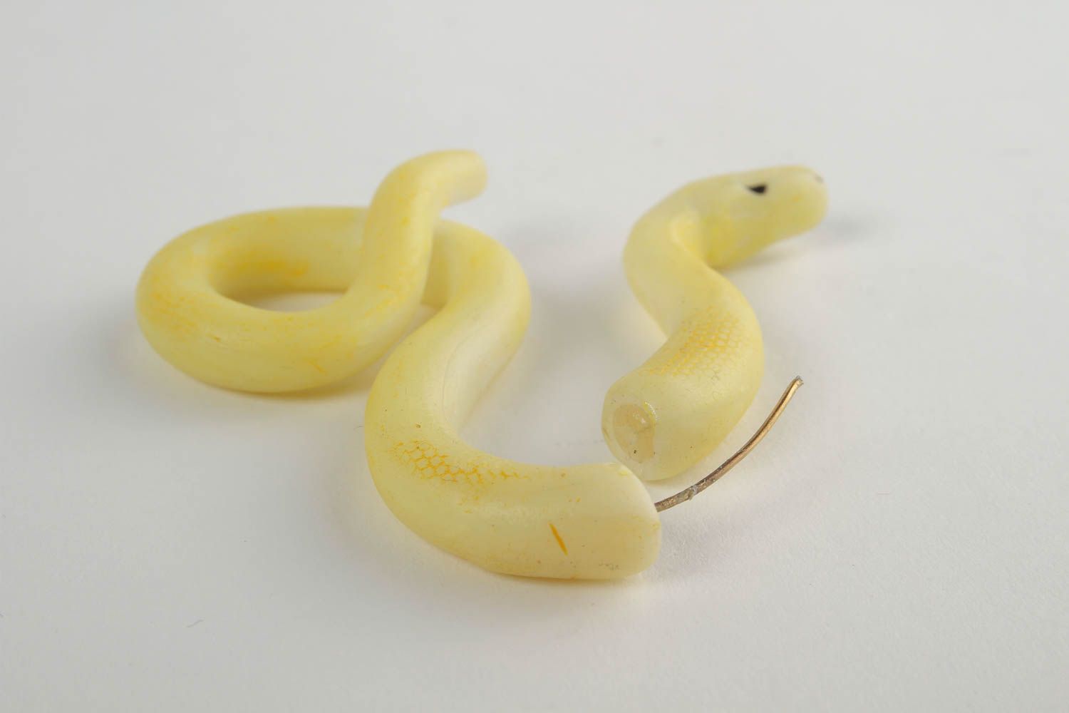 Boucle d'oreille serpent jaune Bijou fait main en pâte polymère Cadeau femme photo 5