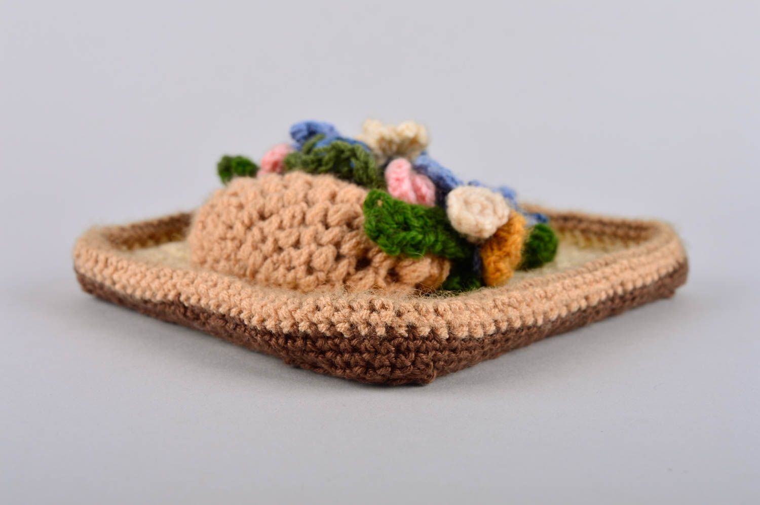 Petit tableau tricoté au crochet Tableau fait main avec fleurs Décoration maison photo 4