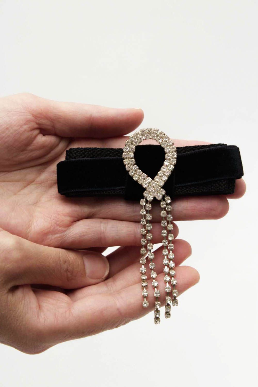 Broche noire en velours fait main Accessoire femme avec strass Cadeau femme photo 2