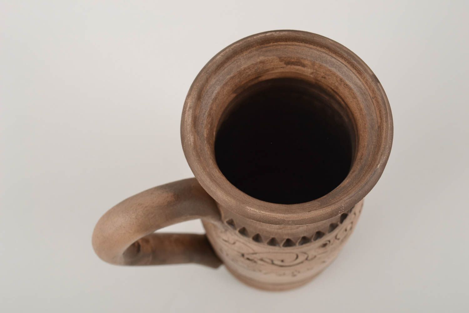 Глиняный кувшин для воды и других жидкостей коричневый ручной работы 750 мл фото 4