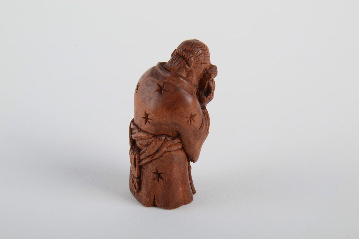 Petite statuette en bois décorative originale faite main brune artisanale Sage photo 3