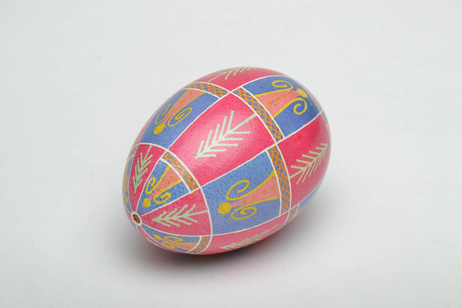 Oeuf de Pâques peint de colorants d'aniline fait main décoratif original photo 4