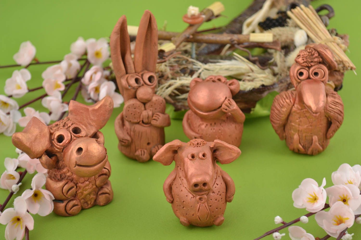 Statuine fatte a mano in ceramica set di cinque animali divertenti piccoli foto 1