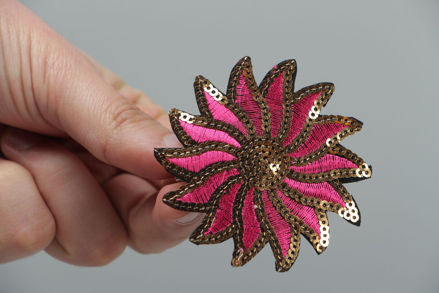 Handmade floral hair clip with spangles photo 4