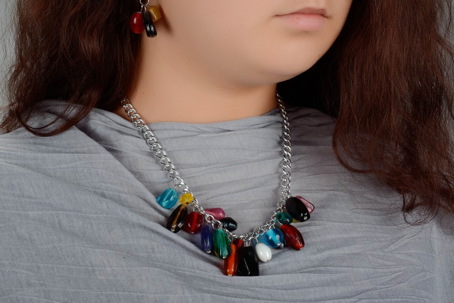 Jewelry set made of colorful stones photo 3