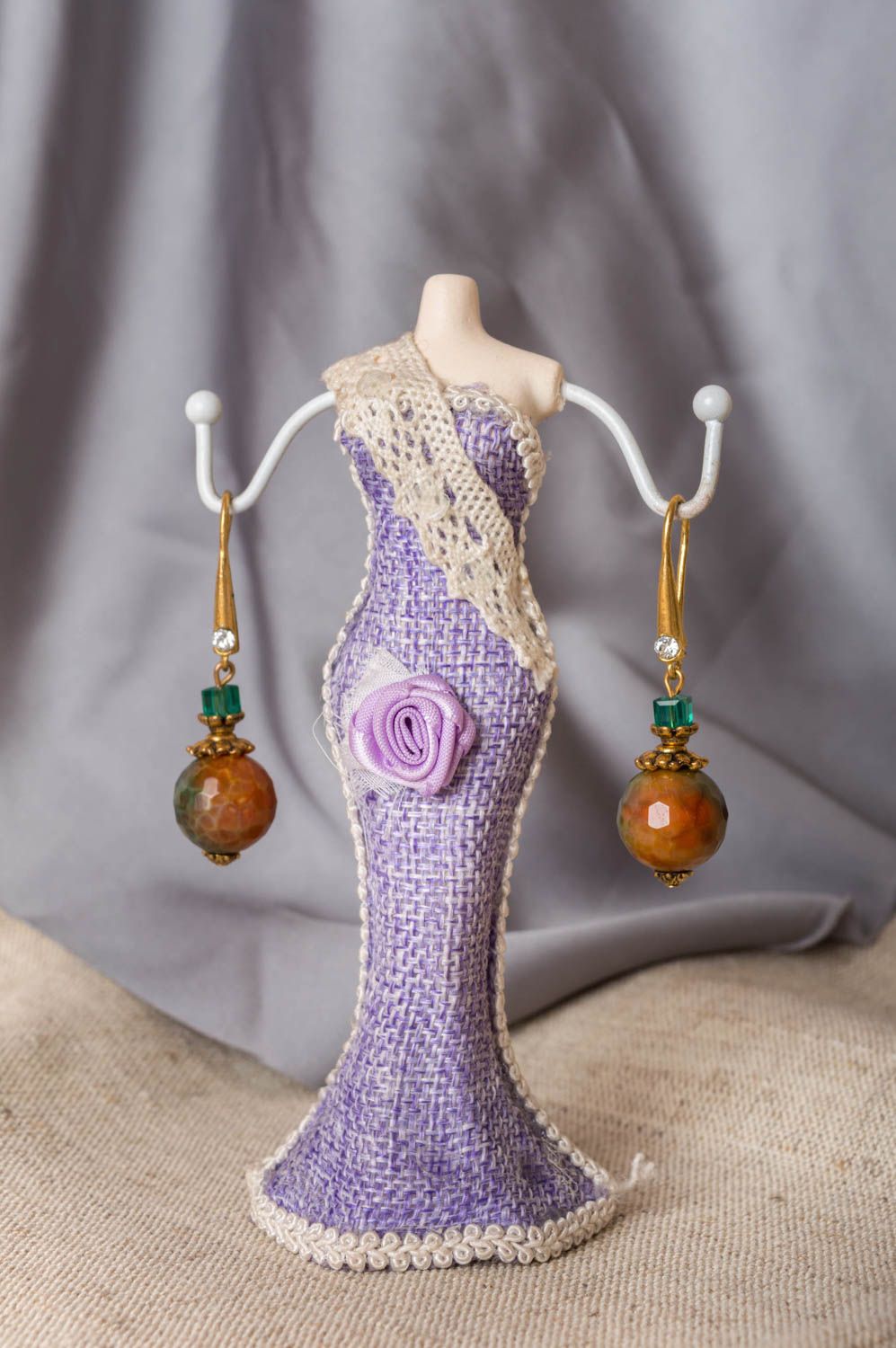 Оригинальные женские серьги из латуни с агатом и кристаллами ручной работы фото 1