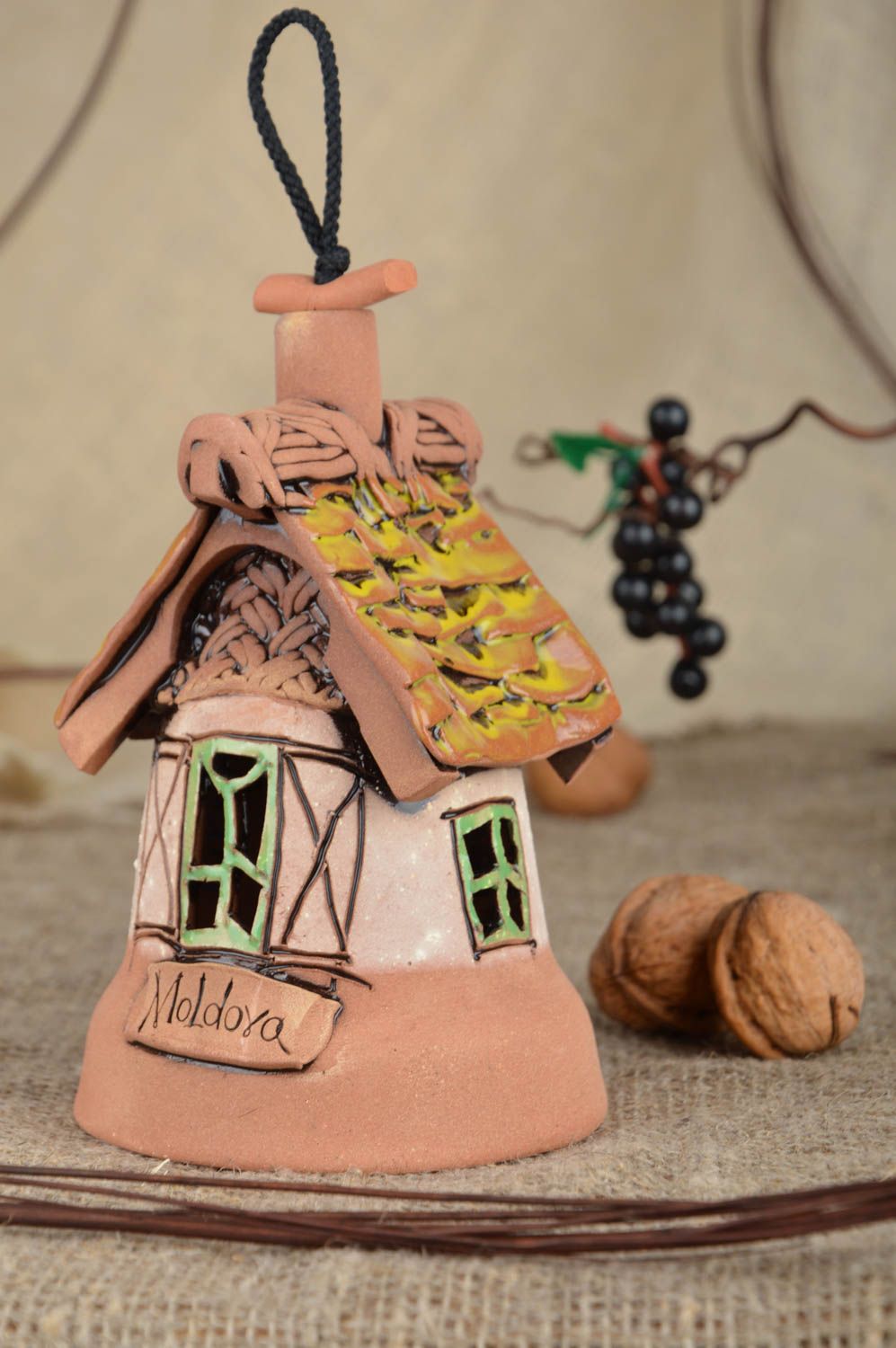 Глиняный колокольчик ручной работы в виде домика эко декор для дома сувенир фото 1