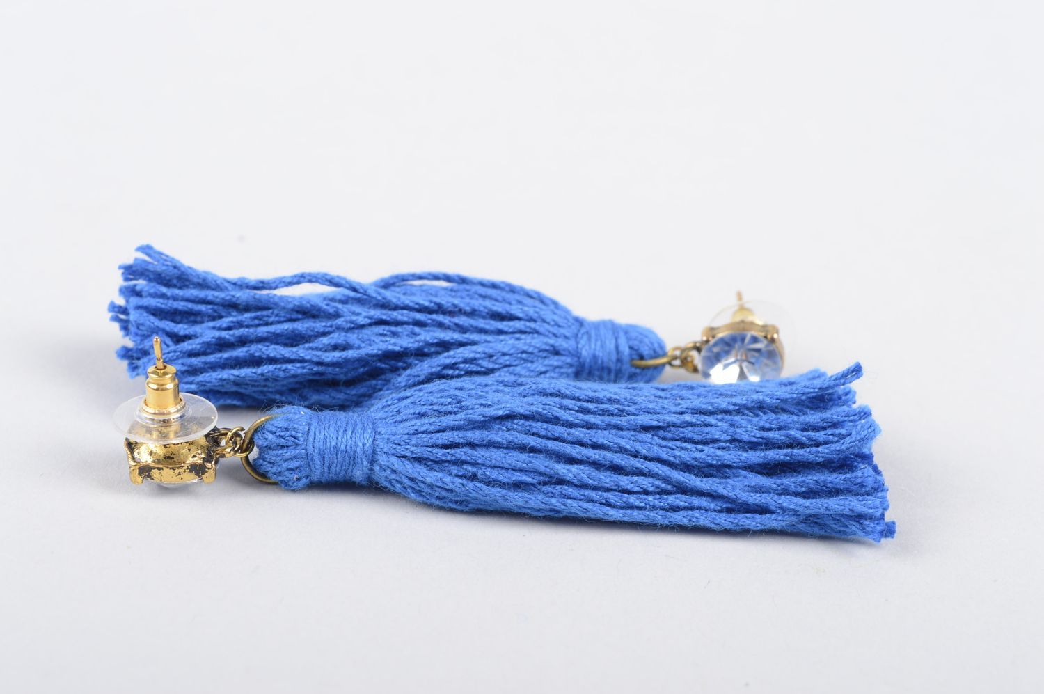 Серьги ручной работы серьги с бахромой синие серьги из ниток хлопковых фото 3