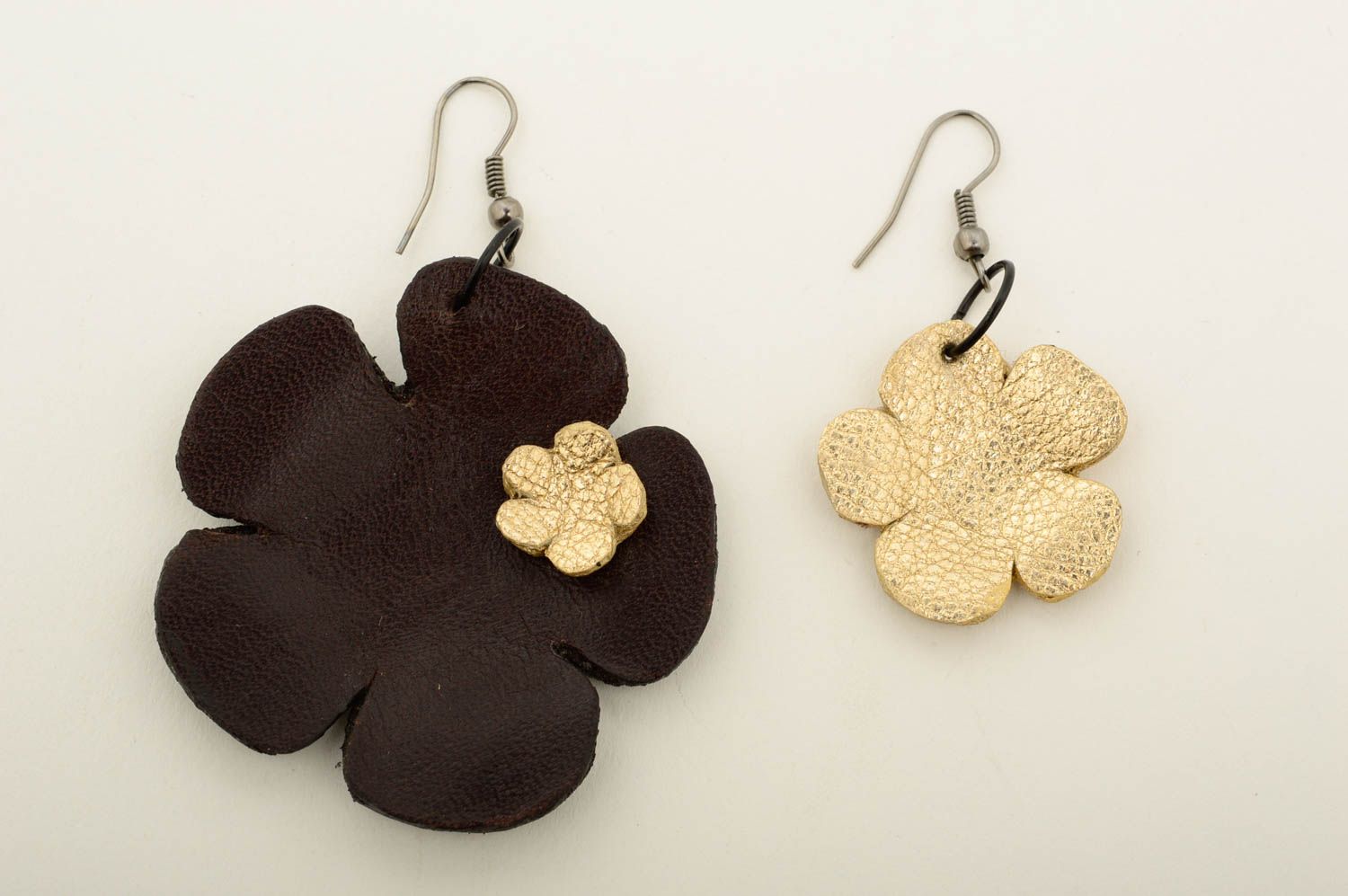 Boucles d'oreilles fleurs Bijou fait main en cuir originales Cadeau femme photo 3