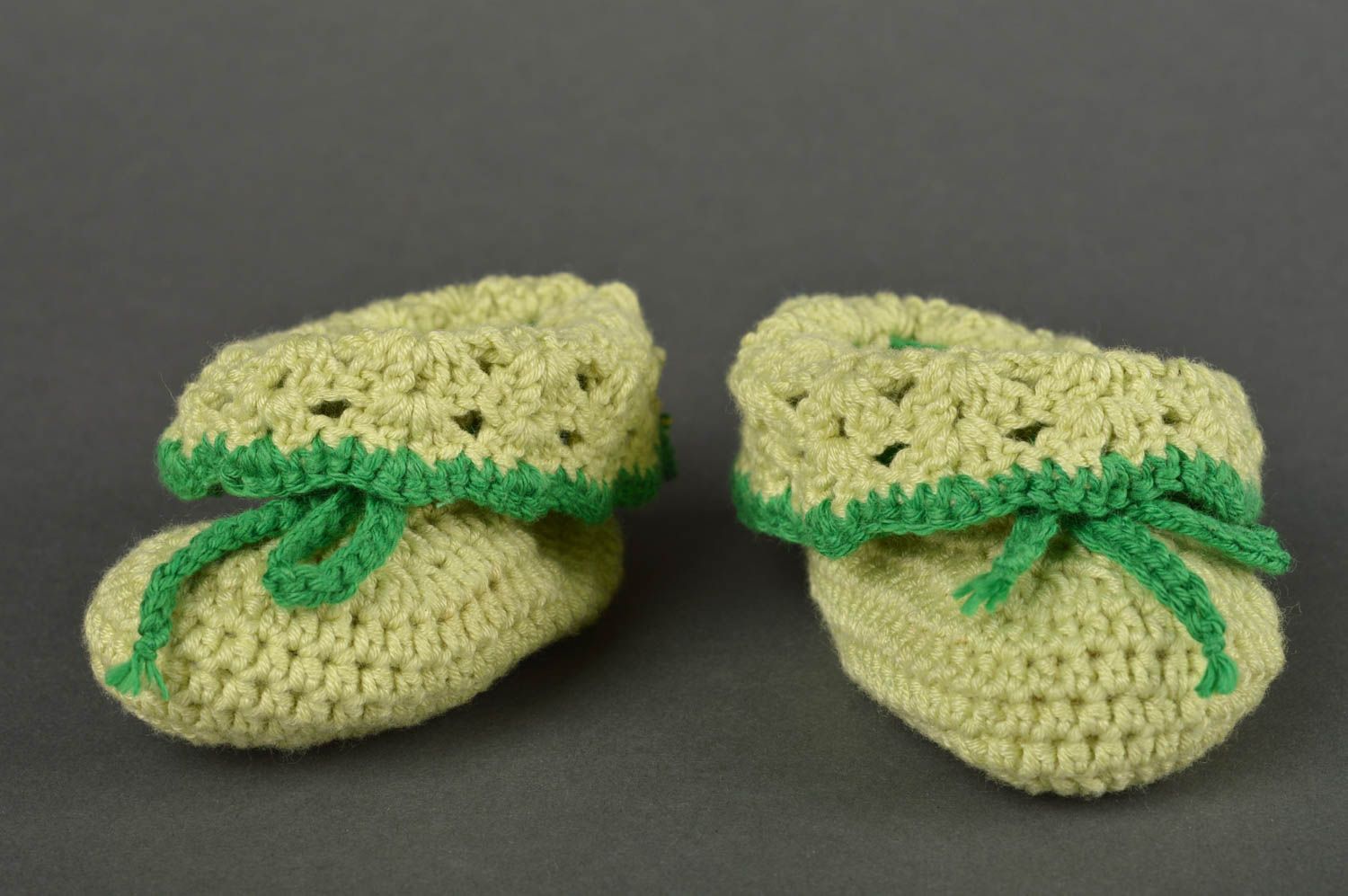 Handmade crocheted baby bootees green warm kids shoes stylish footwear for kids photo 3