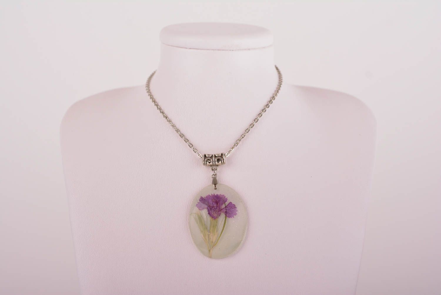 Stylish handmade neck pendant with real flowers unusual epoxy pendant gift ideas photo 5