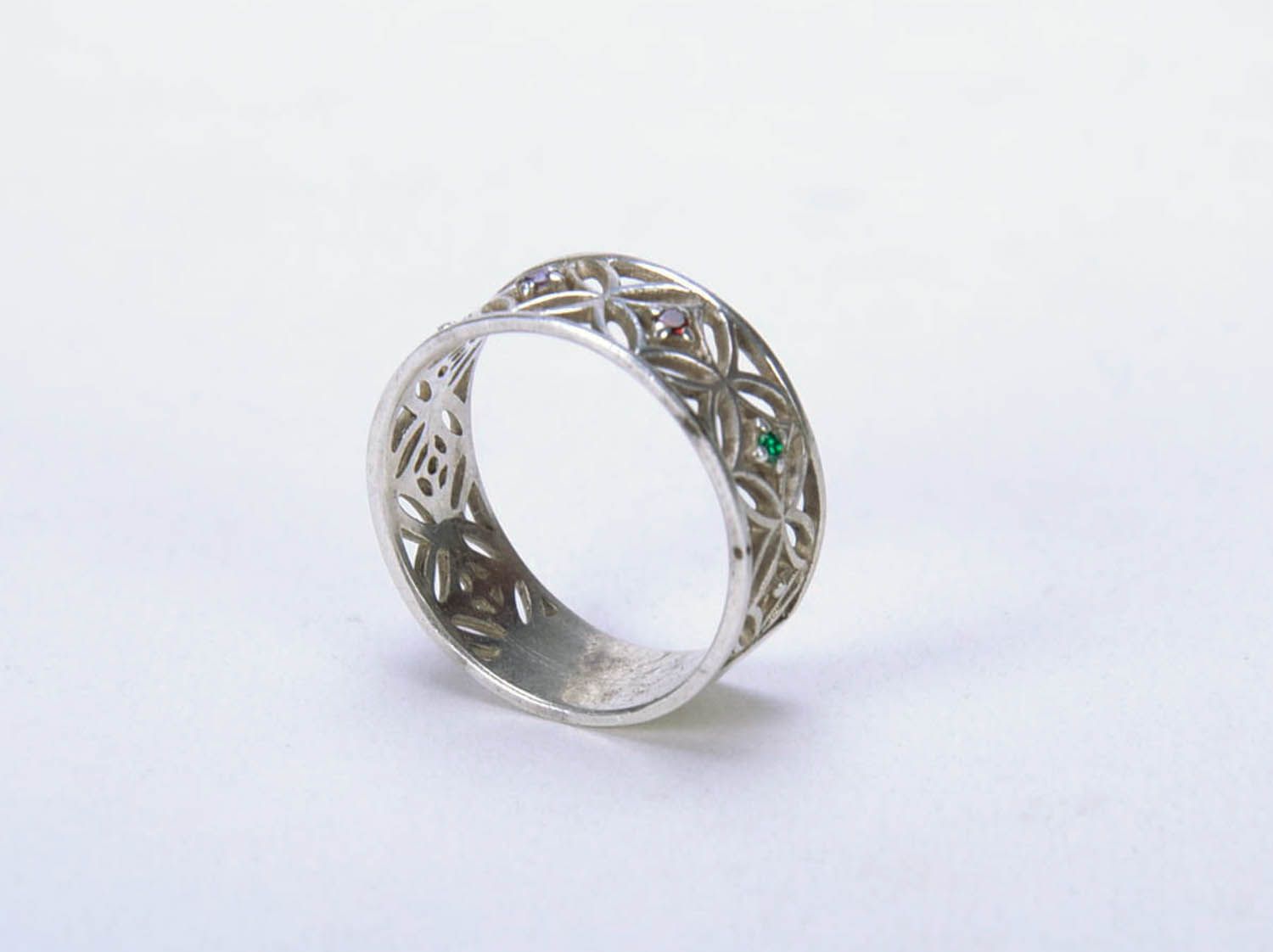 O anel feminino artesanal de prata foto 4