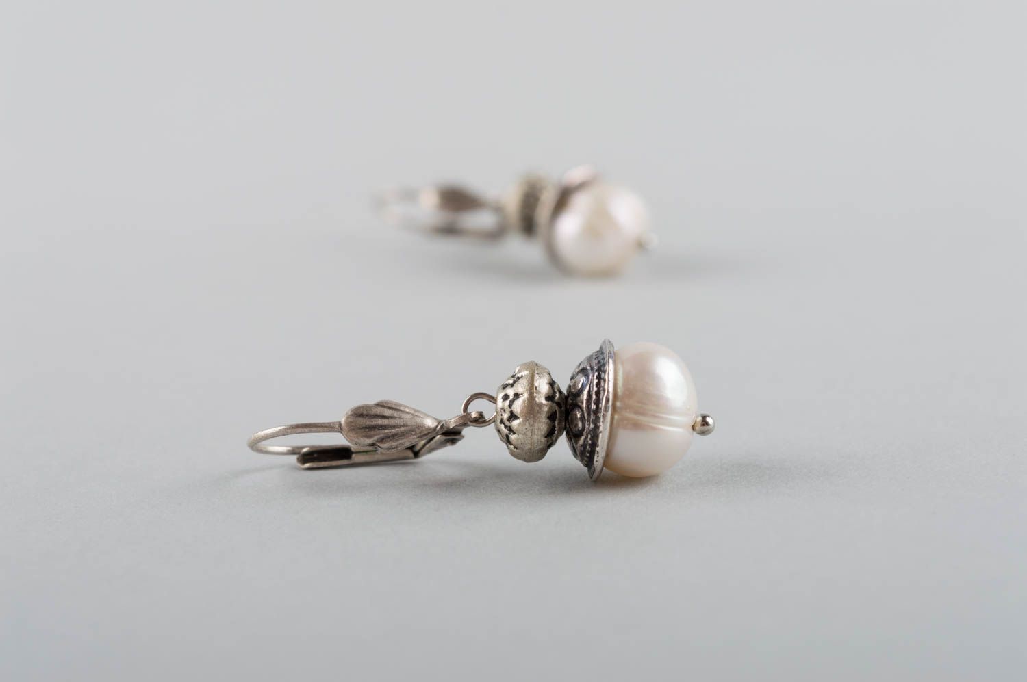 Handmade exquisite latten neat earrings with fresh water pearls photo 5