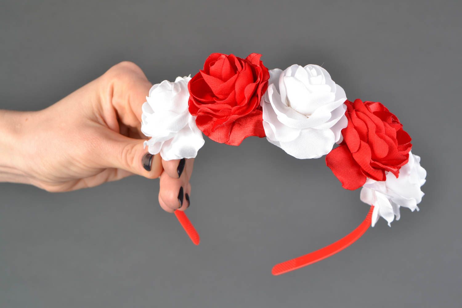 Red and white headband with fabric flowers photo 2