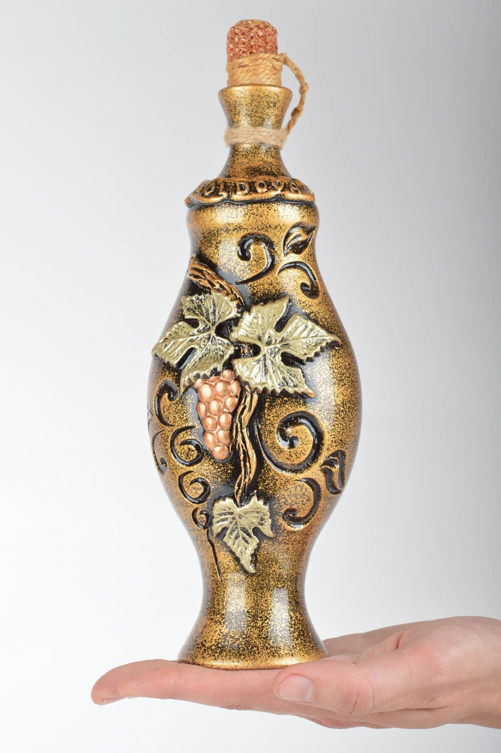 Bemalte schöne Ton Flasche mit Glasur Keramik Karaffe von Handarbeit in Braun foto 3