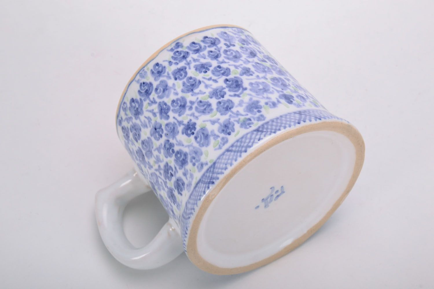 Handmade porcelain clay cup in white and violet color with handle and violets' pattern photo 4